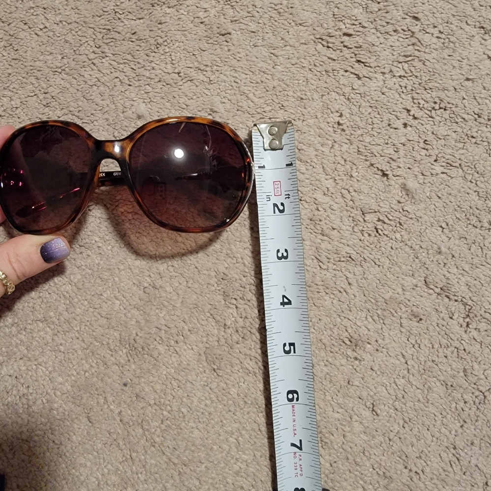 Guess Sunglasses with Case - Picture 11 of 15